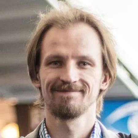 Maciej Mucha headshot